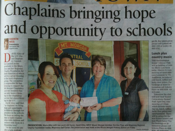 Chaplaincy_donation_mayoress_gail_carter_david_alley_mount_morgan